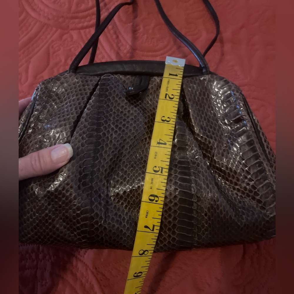 🛍️ Lyrella Adorable Brown Snakeskin Crossbody Shoulder Bag, Vintage 1980’s - Picture 9 of 14